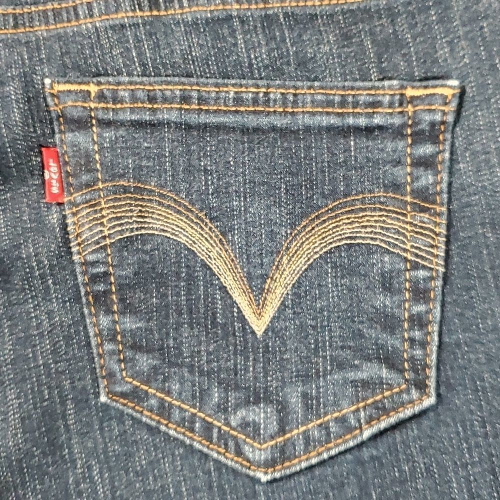 Levi's 512 Slimming Straight Leg High Rise Jeans‎ Size 6 Cute Design on Pockets!